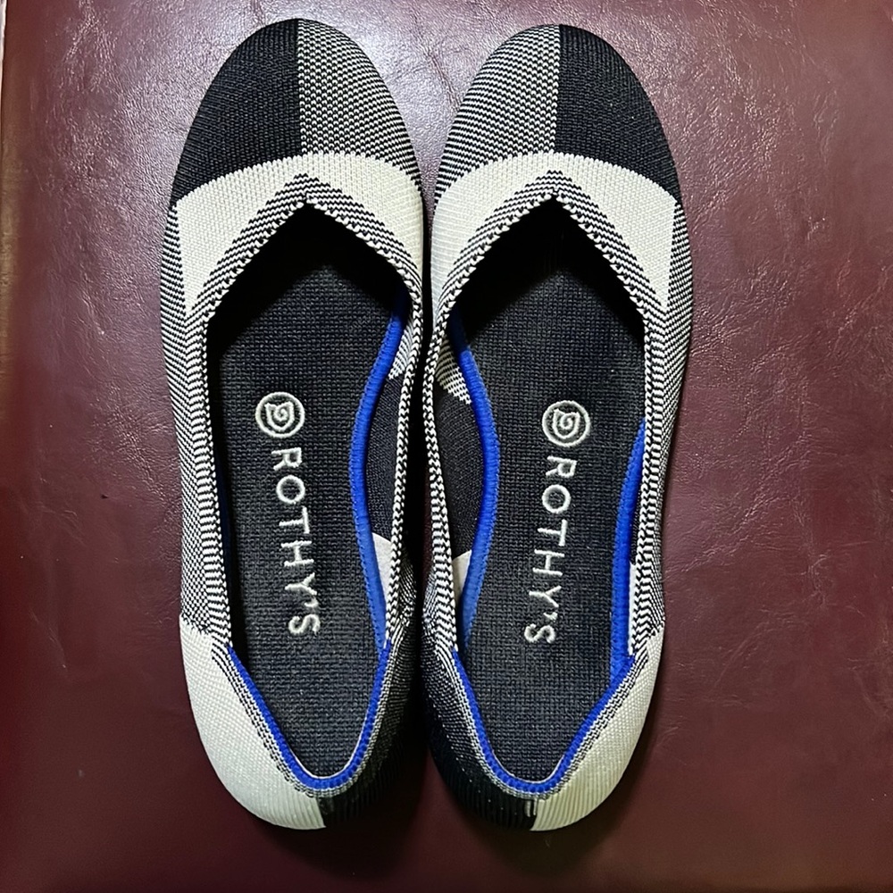 Rothy’s Captoe Flats In Black & White